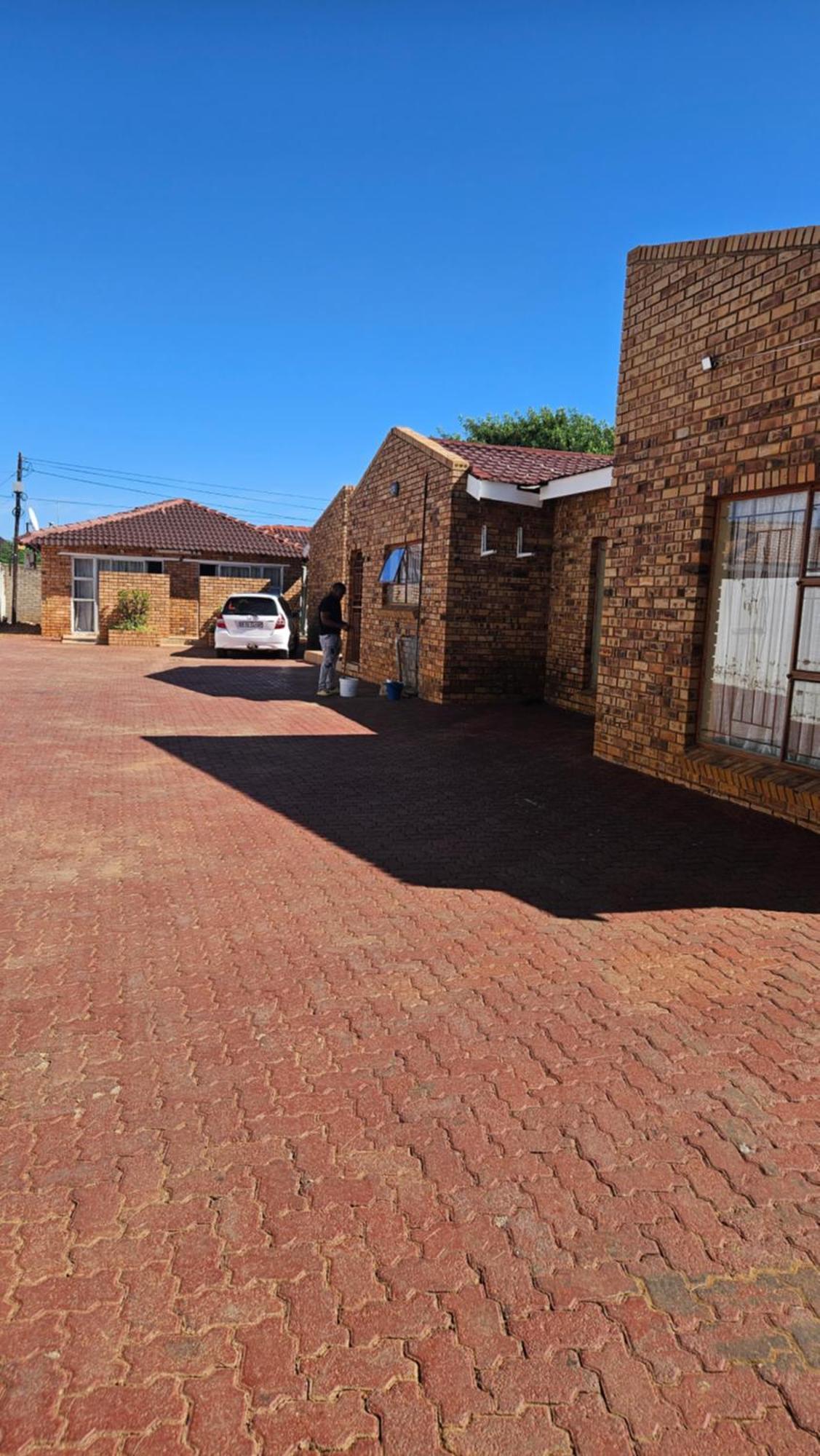 Goodlife Guest House In Mafikeng Dış mekan fotoğraf